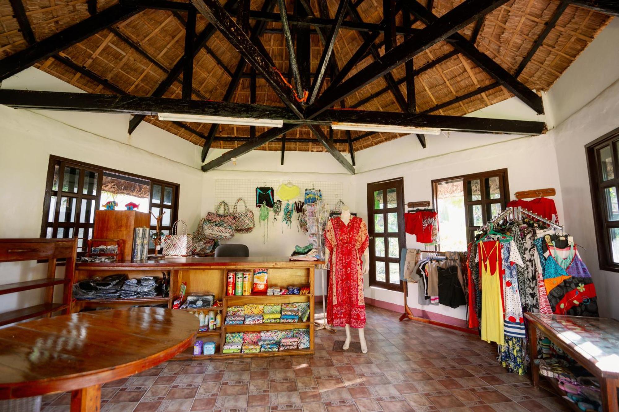 Polaris Beach And Dive Resort Inc Loon Exterior photo